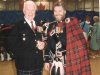 Major Fred Tilson med Stan, Tilson vandt viktoriakorset i Holland i 1944 og var æresoberst ved regimentet E&K Scottish