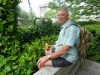 Afslapning med en Suntory whiskyøl ved floden i Osaka.