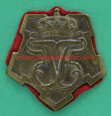 60: DK Army Infantry Regiments badges @ Militarybadgecollection.com
