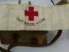 Røde Kors Taske sanitetstaske med flag og armbind. Har sandsynligvis været brugt af eller ved den Danske Brigade i Sverige 1943-45. Sælges for 950 + shipping